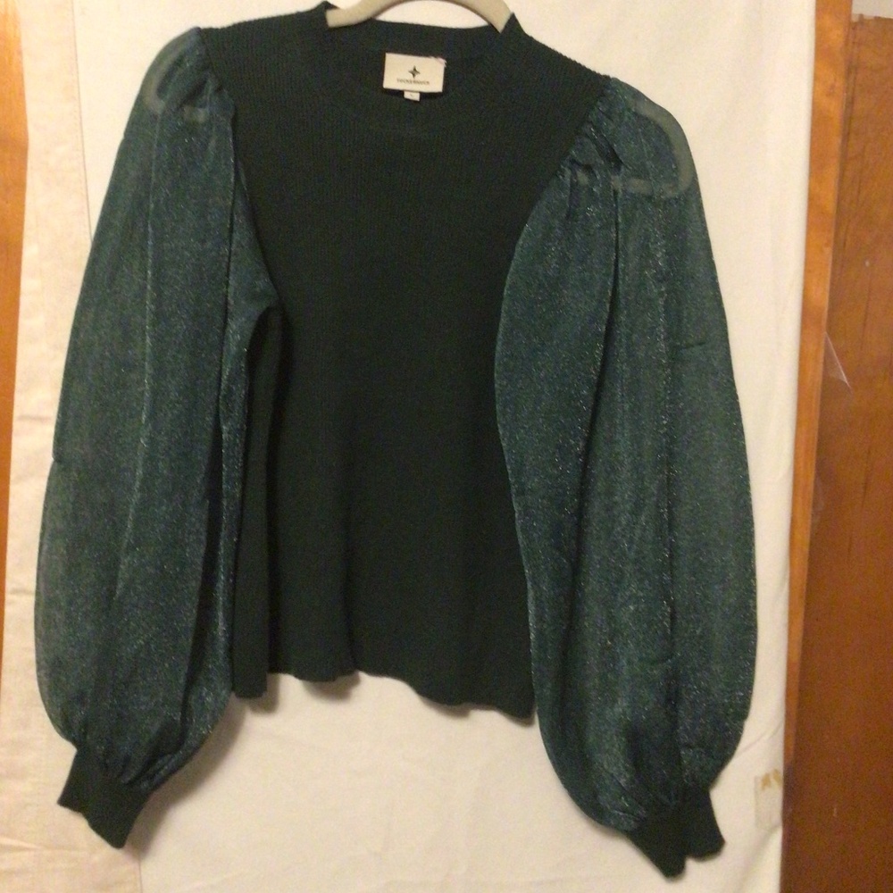 Tuckernuckmsheer balloon sleeve knit blouse SZ L